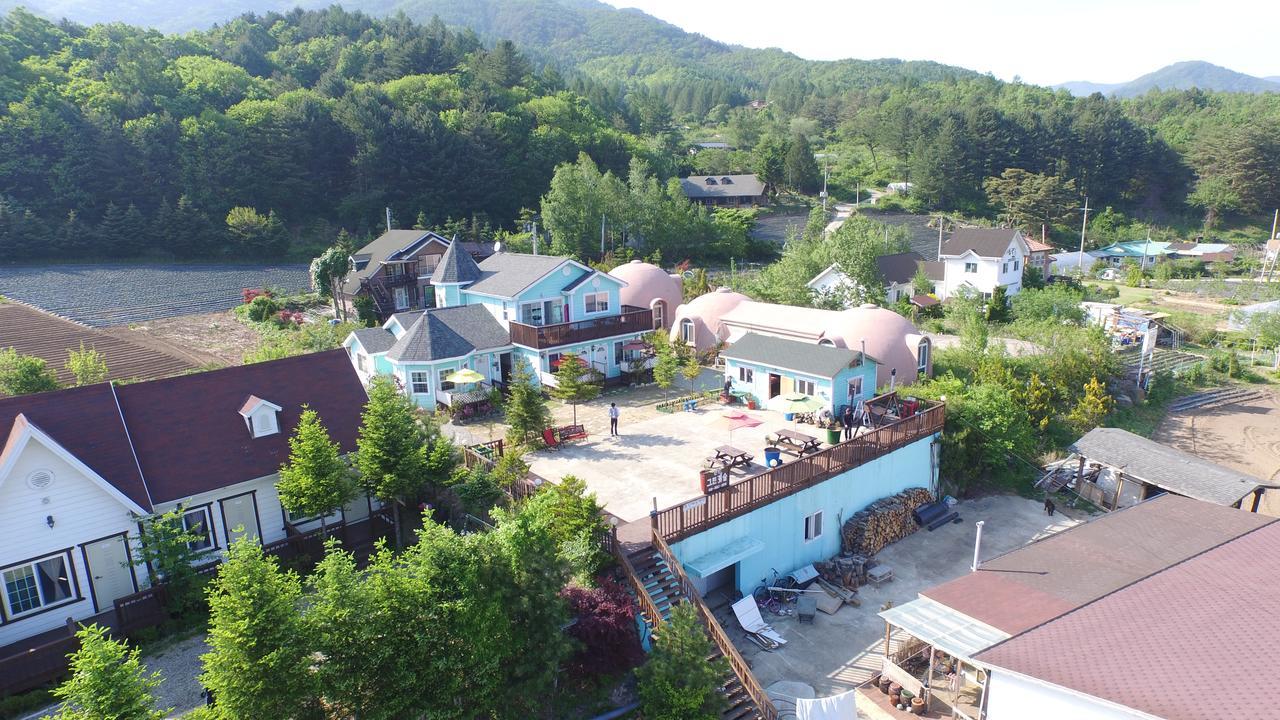 Green Castle Pension Pyeongchang Exteriör bild